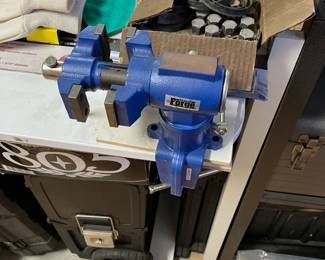 Heavy duty vise