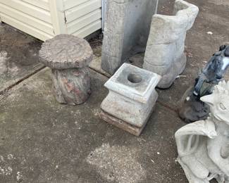 CONCRETE GARDEN DECOR