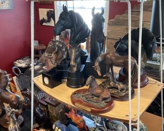 HORSE COLLECTIBLES 