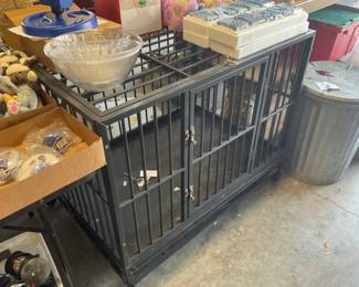 LARGE DOG CRATE