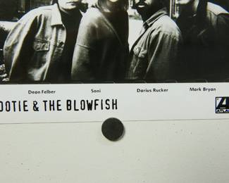Another detail of Hootie & The Blowfish Promo Glossy, part of the huge collection of music promo posters