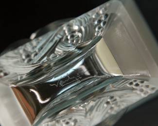Signature detail in Veralys Lovebird frosted glass vase