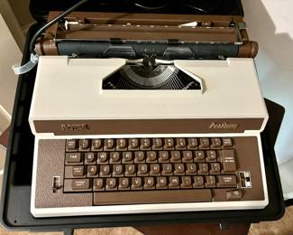 Roy Academy electric typewriter