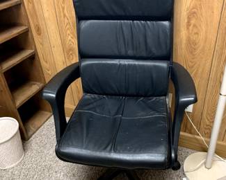 #76	Executive Black Pleather Office Chair (as is) - adjustable	 $20.00 			
