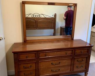 #5	dixie dresser with 9 drawers and mirror 64x19x31 mirror 48x34	 $175.00 			
