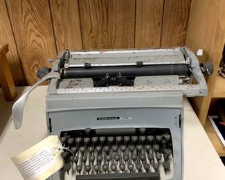 #71	Underwood Typewriter 	 $20.00 			
