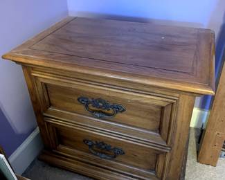 #32	Valley Oak by Young Hinkle 2 Drawer Bedside Table - 26x17x24	 $75.00 			
#33	Valley Oak by Young Hinkle 2 Drawer Bedside Table - 26x17x24	 $75.00 			
