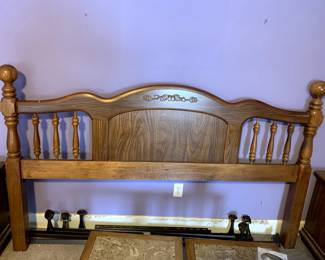 #34	King Valley Oak by Young Hinkle Wood Headboard w/Hollywood frame	 $100.00 			
