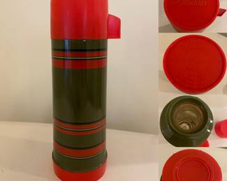 Vintage Aladdin’s Quality Thermos Bottle green/red