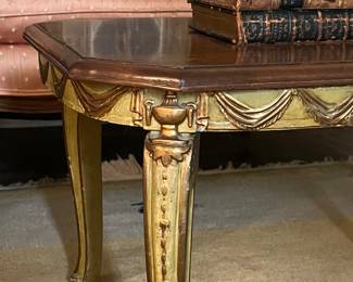 1930s Hollywood Italian gilt coffee table in fabulous condition 