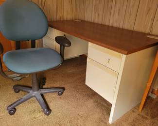Office chair & desk