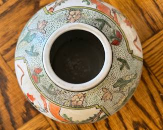 Vintage Famille Verte Ginger Jar. Photo 4 of 6.