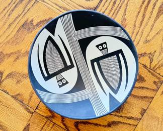 Laurel & Paul Thornburg, Swart's Ruin (Reproduction 119E-1) Mimbres Black On White Bowl. Photo 1 of 3.