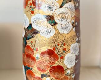 Tajimi Japanese Vase. Photo 1 of 2.