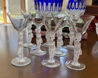 Set of 8 Venus Stem Wine Glasses in the Style of Lalique.