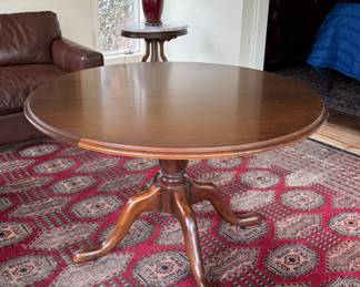 Vintage Pedestal Occasional / Entry Table or Dining Table With Pad Feet. Measures 46" D. Photo 2 of 2.