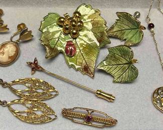 A Mix of Vintage Other Jewelry Pieces