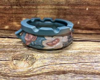 Roseville pottery, USA, 28, 7 inch bowl/ashtray