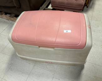 Plastic little tykes toy box, pink lid