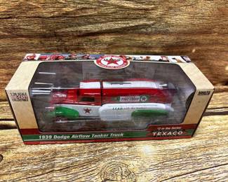 Texaco Diecast 1939 Dodge airflow tanker truck bank, 1:38, NIB