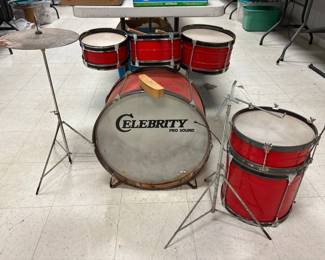 Kids set! Celebrity pro sound drum kit, with chopsticks, good condition