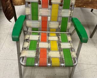 Vintage childrens folding chair, needs repair