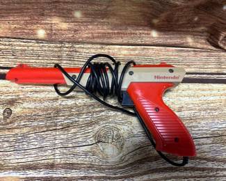 Vintage Nintendo duck hunt video game gun, untested