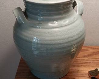 Temple jar in celadon