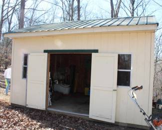 12' x 16' Storage Building 11.5' tall w/ metal Roof Buyer will be responsible for removal and/or any  damage to property in removing, so please be very cautious and deliberant in doing so