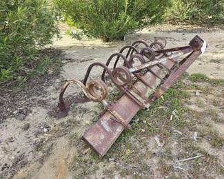 #5070 • Vintage Tractor Implement
