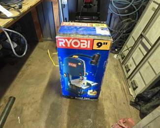 #2039 • Ryobi 9" Band Saw
