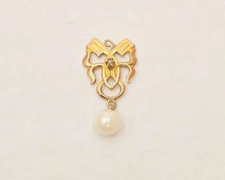 #208 • 10K Gold Pearl Pendant, 1.16g
