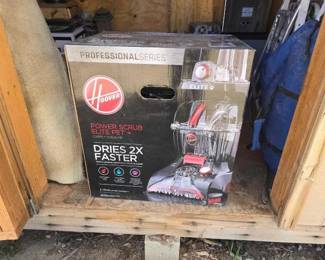 #102 • Hoover Professional Series Power Scrub Elite Pet+ Carpet Cleaner
