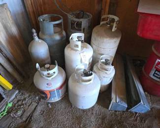 #1030 • (7) Propane Tanks and CO2 Tank
