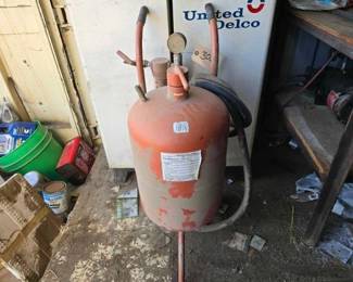 #3002 • Central Pneumatic Sandblaster
