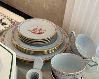 #59	Spode Trade Windes Briagadrer 1820 discontinued style. 4 Dinner plates, 4 bread plates, 4 saucers, 4 teacups.	 $ 120.00 																							