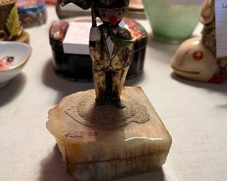 #91	VTG Ron Lee Signed Clown w/ Umbrella. Agate Rock Base.	 $ 20.00 																							