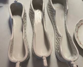 #96	VTG White Lattice Porcelain Set of 3, Flatware Caddy. Spoon: 10", Fork:11",  Knife: 12.5"	 $ 26.00 																							