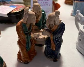 #92	VTG 2pc Chinese Mud Wise Men. A) 3 Men 3.5"x4.5" b) 2 Men 2.75"x2.5"	 $ 45.00 																							