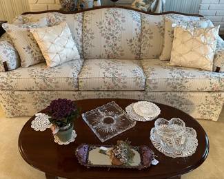 Broyhill sofa and coffee table 