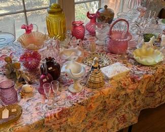 Some beautiful , vintage Fenton pieces.  