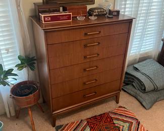 Good looking mid century chest