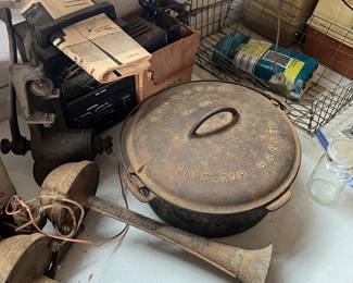 Griswald pot with lid