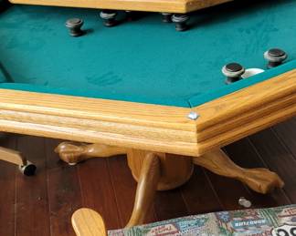 Game table with 4 chairs 