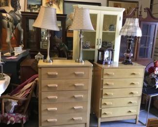 Mid century dressers and lamps 