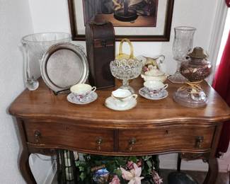 Gorgeous Antique 2 Drawer Entry Table 