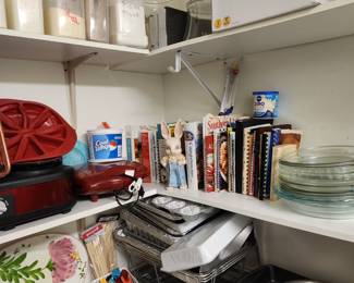 Cookbooks- Kitchen Items 