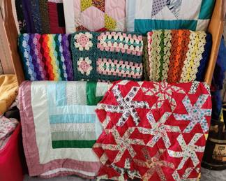 Vintage Quilts and Crochet Blankets 