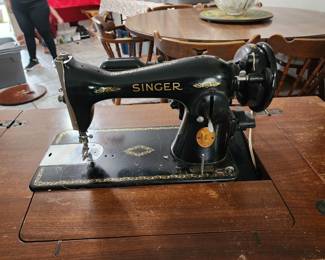 Singer Sewing Machine 
