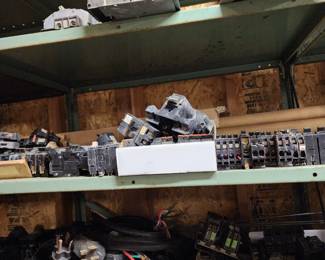 Breakers - Lots of Them